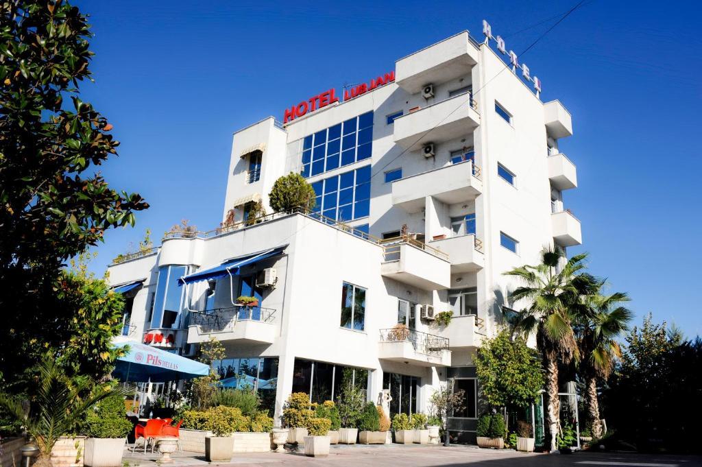 Hotel Lubjana ティラナ エクステリア 写真