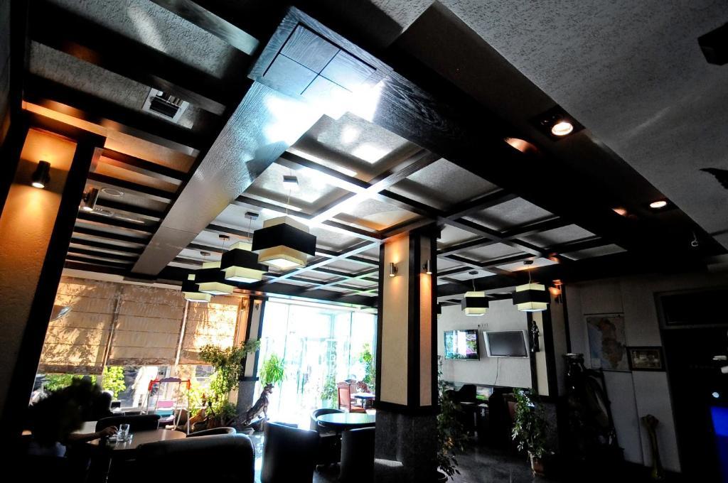 Hotel Lubjana ティラナ エクステリア 写真