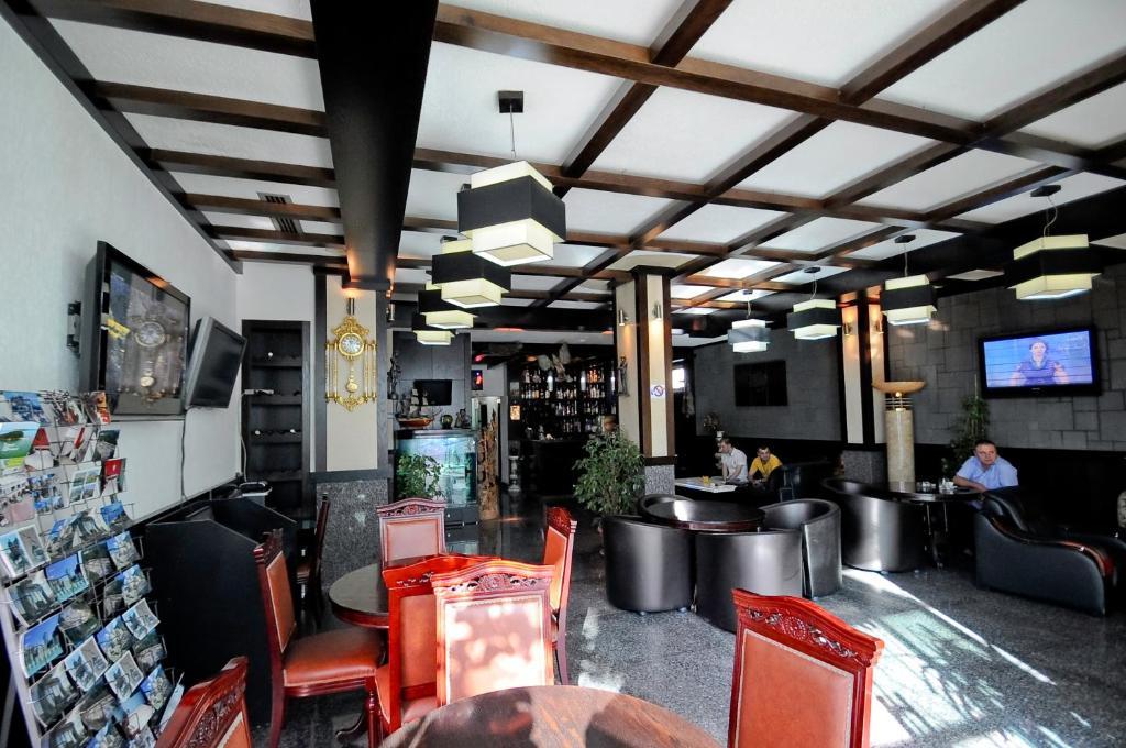 Hotel Lubjana ティラナ エクステリア 写真
